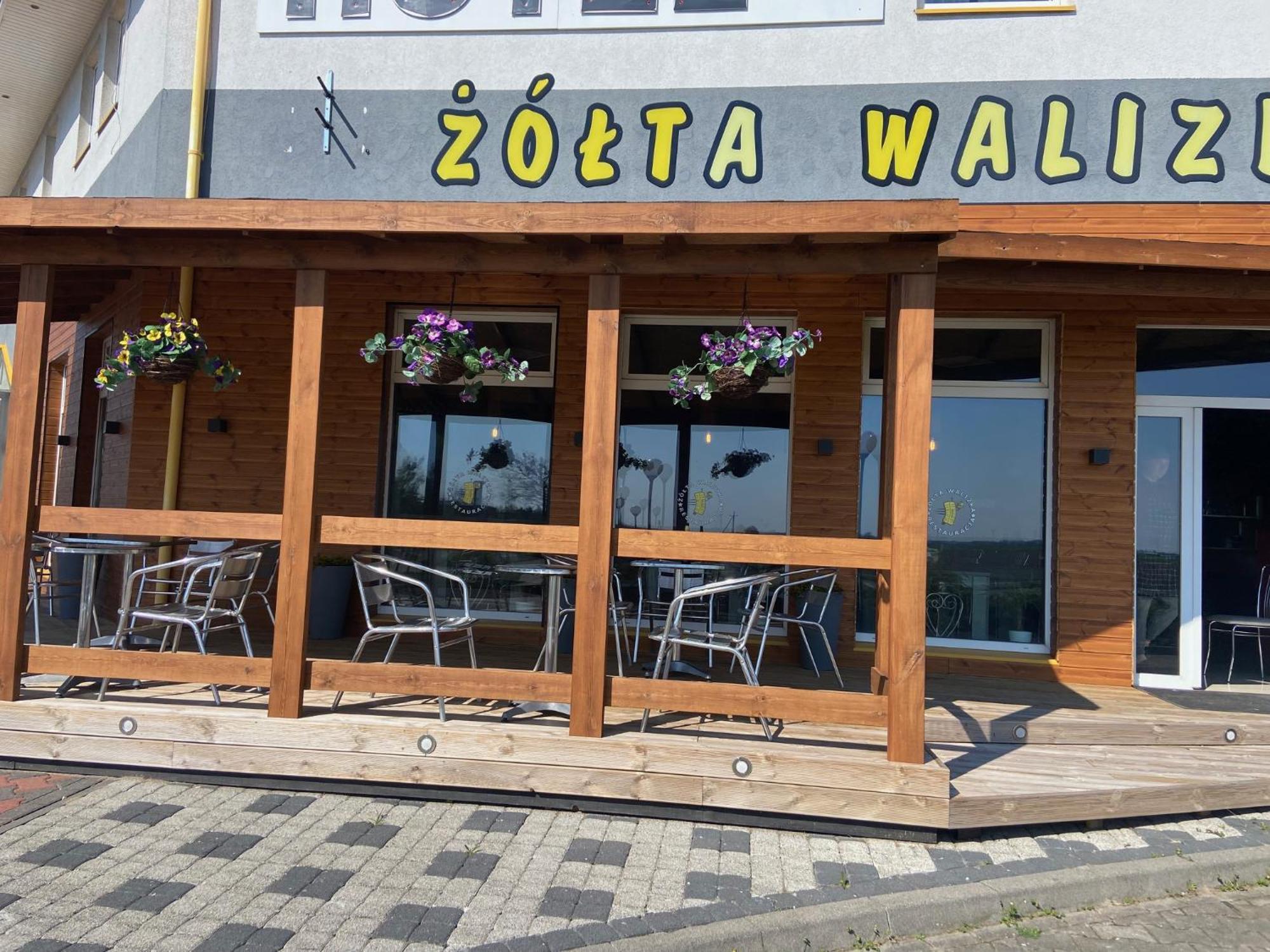 Zolta Walizka Gosciniec Ξενοδοχείο Podrzewie Εξωτερικό φωτογραφία
